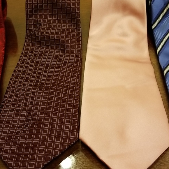 Set of Donald Trump Signature Wide Ties - Picture 3 of 8